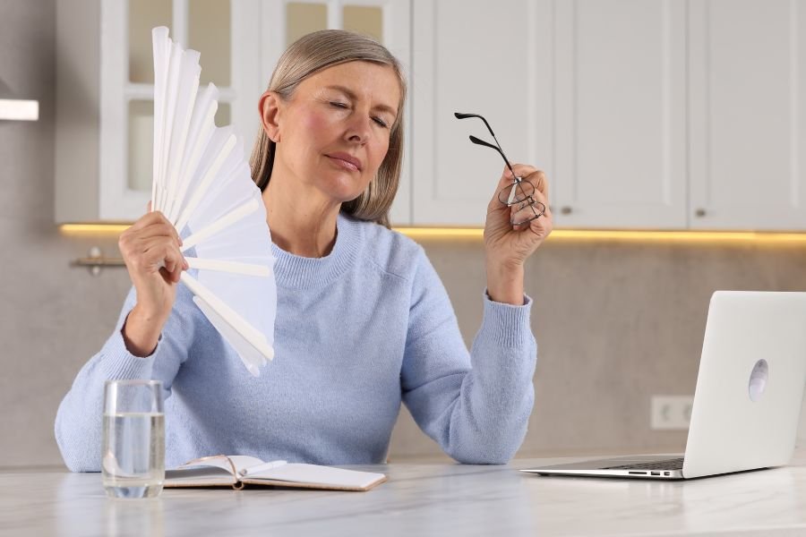 Por que o risco de infarto aumenta depois da menopausa?